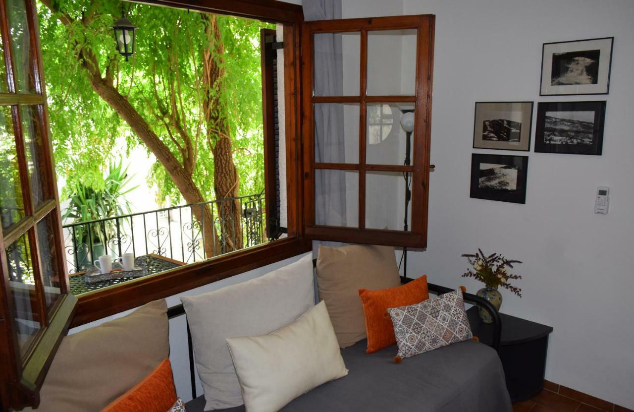 House Inside Garden Apartment Volos Exterior foto