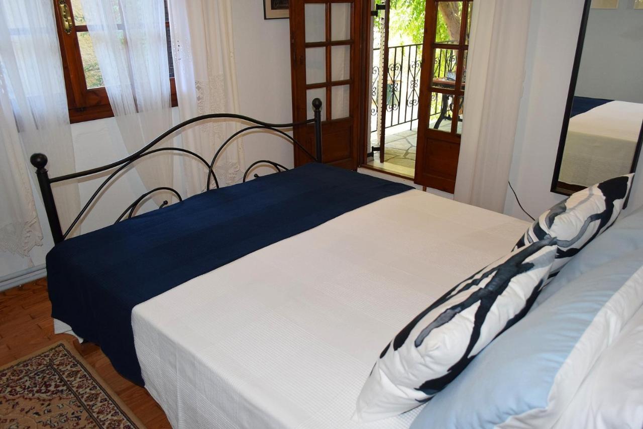 House Inside Garden Apartment Volos Exterior foto