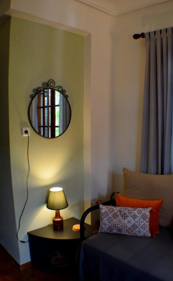 House Inside Garden Apartment Volos Exterior foto